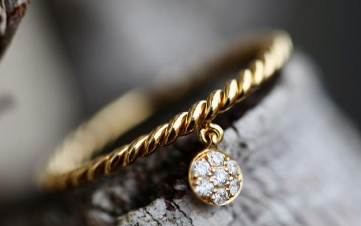 Very Nice 0.06克拉圆形钻石黄金戒指 - Redline - 0++