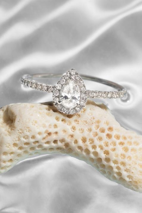 Tendresse 0.43克拉水滴形钻石白金戒指 - Redline - 0++