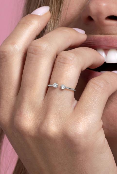 Si Audacieuse Bébé Pure 0.10克拉圆形钻石白金戒指 - Redline - 0++