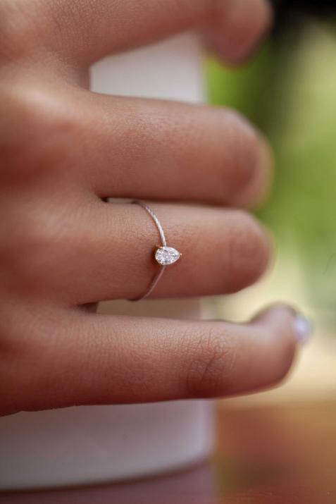 Son Altesse 0.20克拉水滴形钻石黄金绳制戒指 - Redline - 0++