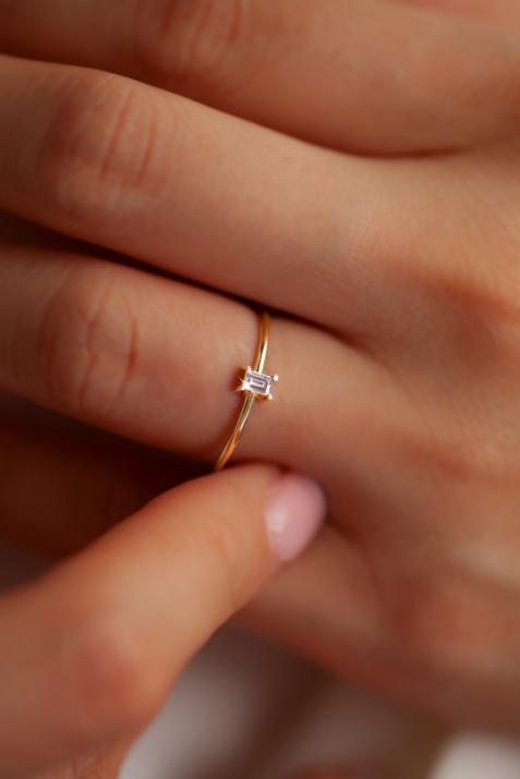 Comtesse 0.10克拉方形钻石黄金戒指 - Redline - 0++