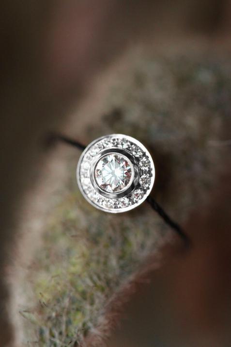 So Vip 0.26克拉圆形钻石白金绳制戒指 - Redline - 0++