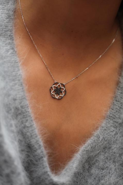 Lise黑白钻石镶嵌独特设计白金项链 - Redline