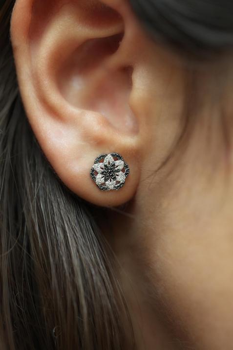 Lise黑白钻石白金耳饰 - Redline