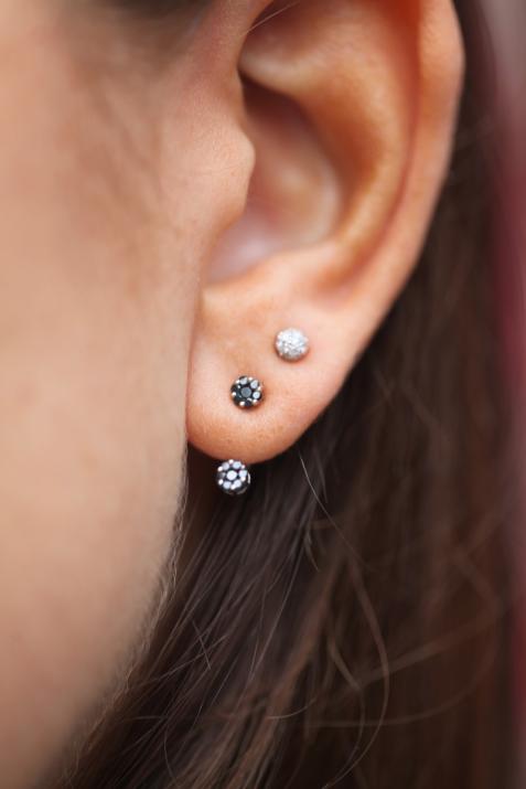 Pompon 0.19克拉圆形钻石白金耳饰 - Redline - 0++