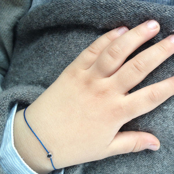 bracelet-petit-garcon-fil-bleu bracelet-petit-garcon-fil-bleu