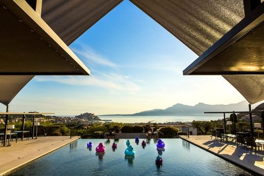 Découvrez la villa Calvi