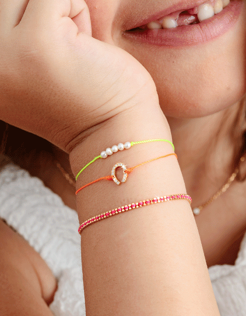 小巧的纯金意象