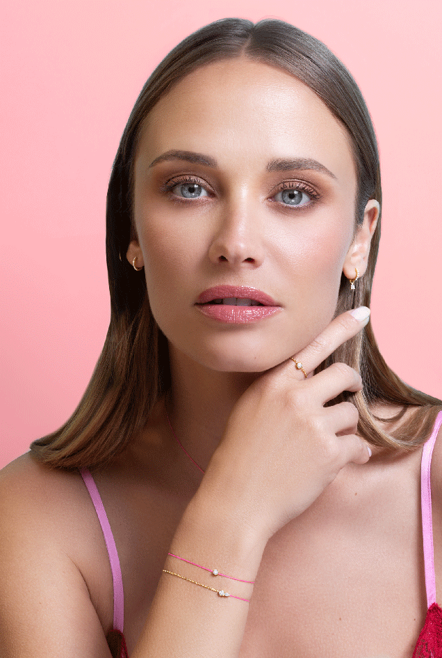 粉色细绳上的钻石